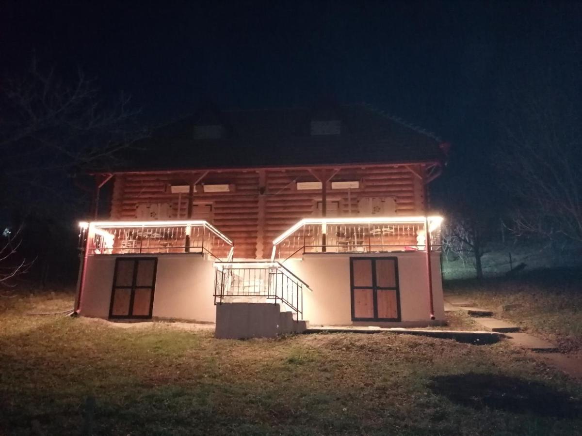 Apartmani Zuti Leptir Vrdnik Esterno foto